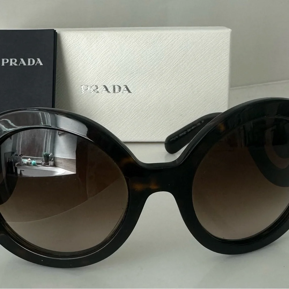 Prada Brown Oversized Sunglasses - Picture 5 of 8